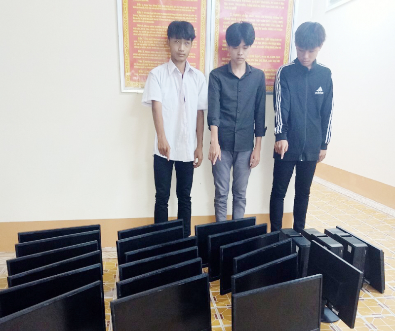 Không có tiền, học sinh vào trường trộm tài sản -0