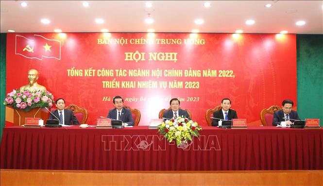 Hai yêu cầu trong công tác kiểm soát quyền lực và bảo vệ cán bộ -0