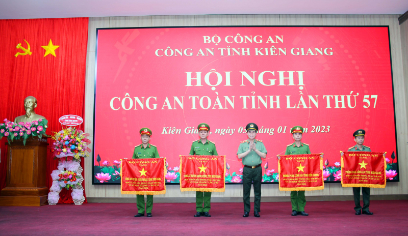 Kien Giang Police reviews performance of tasks -0
