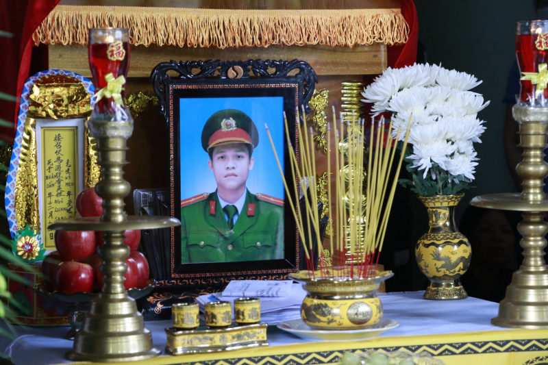 Kịp thời thăm hỏi động viên gia đình CBCS Cảnh sát PCCC hy sinh -0