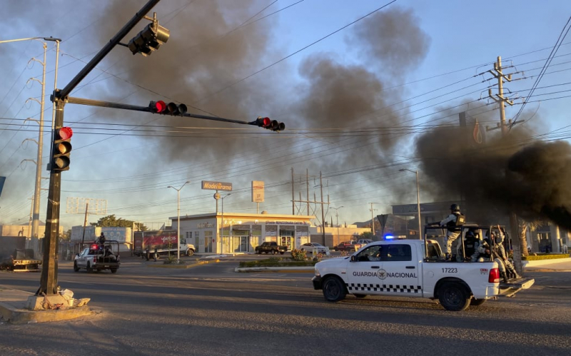 Băng đảng Mexico làm loạn sau vụ bắt giữ con trai trùm ma túy El Chapo -0