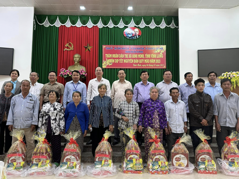 TP Hồ Chí Minh thăm và tặng quà Tết các tỉnh Lâm Đồng, Bạc Liêu, Hậu Giang, TP Cần Thơ -0