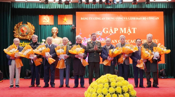 Gặp mặt, chúc Tết cán bộ Công an cấp cao đã nghỉ hưu tại Hà Nội -0