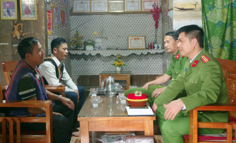 Vận động người trẻ có uy tín tham gia giữ gìn an ninh trật tự -0