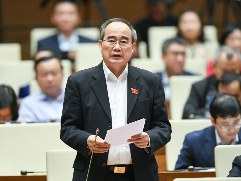 van-loay-hoay-tu-chu-benh-vien-gia-dich-vu-kham-chua-benh1672997158.jpg -0