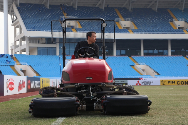 Chuẩn bị trận Việt Nam-Indonesia, sân Mỹ Đình được chỉnh trang -0