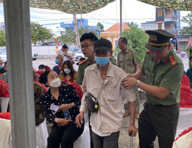 500 phần quà xuân đến bà con huyện Bến Lức -0