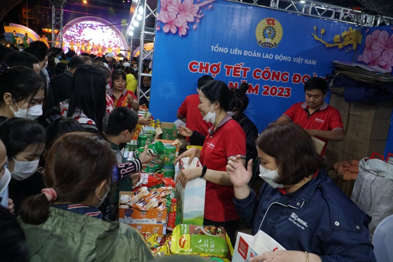 Xúc động phiên Chợ Tết “bình ổn giá” dành cho Công nhân, người lao động tại Đà Nẵng -5