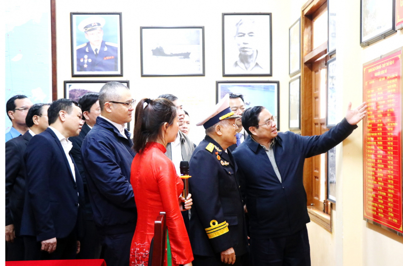 Thủ tướng khảo sát thực tế một số dự án trọng điểm ở Phú Yên -0