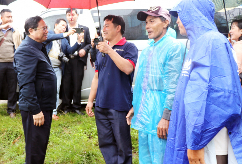 Thủ tướng khảo sát thực tế một số dự án trọng điểm ở Phú Yên -0