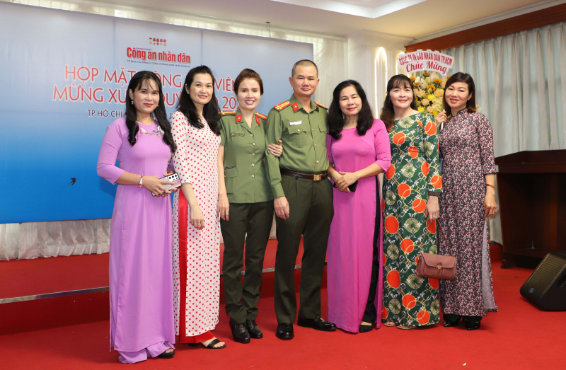 Nồng ấm sắc xuân nghĩa tình -0