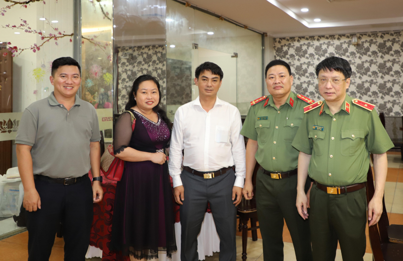 Nồng ấm sắc xuân nghĩa tình -1