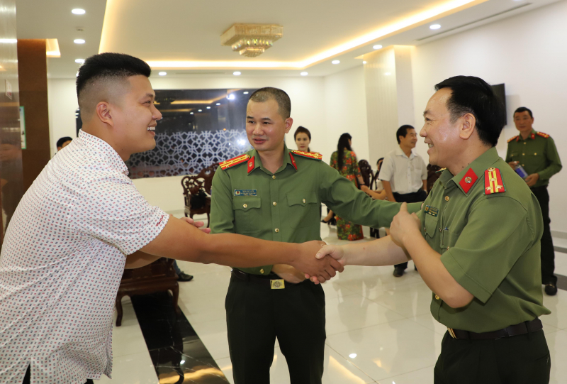 Nồng ấm sắc xuân nghĩa tình -4