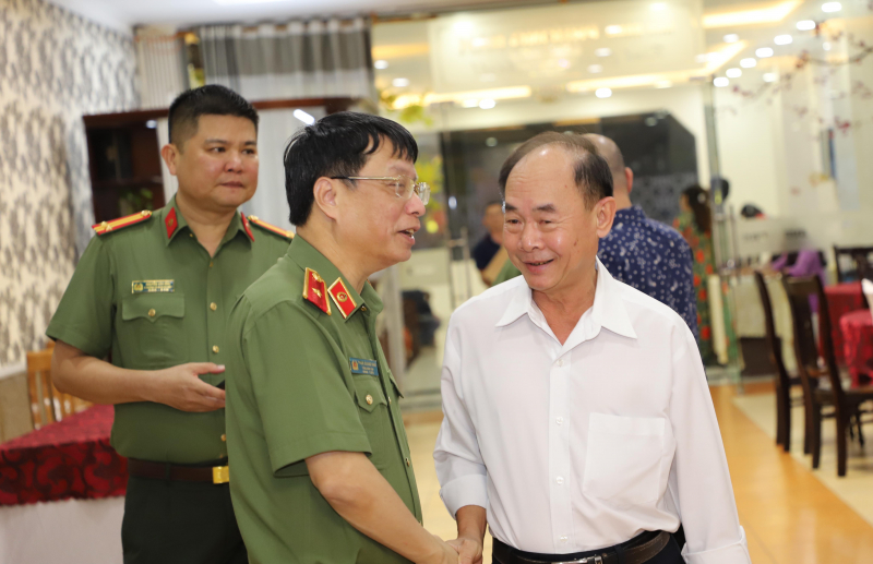 Nồng ấm sắc xuân nghĩa tình -0