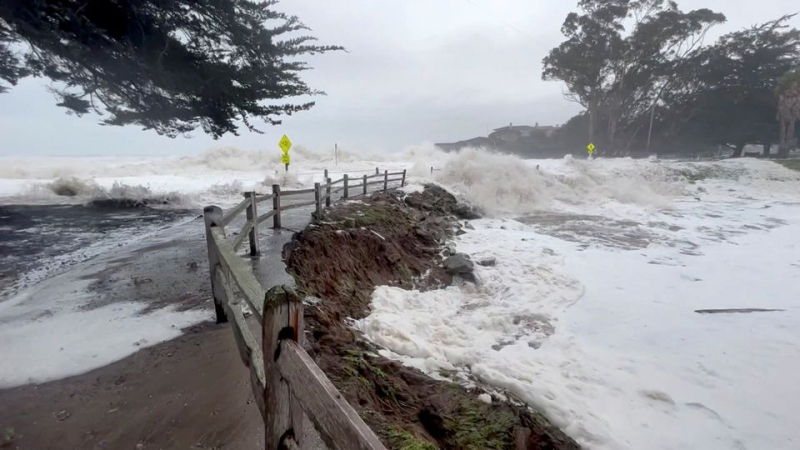Mưa lũ bất thường tại California khiến hàng chục người thiệt mạng -0