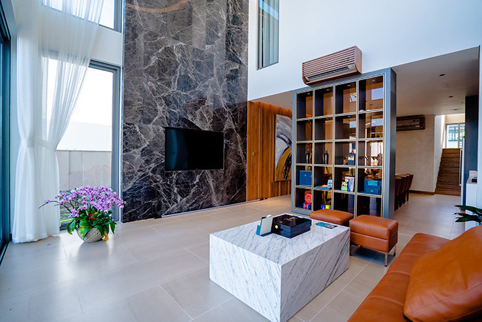 Cận cảnh biệt thự full nội thất xa xỉ Regal Victoria Elizabeth Edition -0