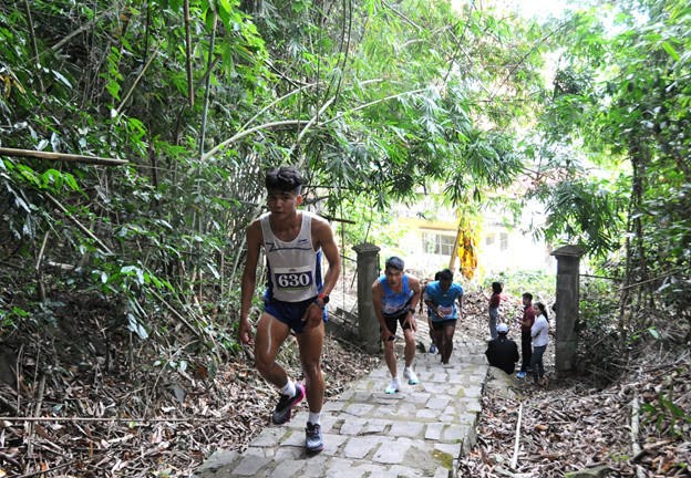  Rộn ràng giải “Chinh phục đỉnh cao Bà Rá” lần thứ 28 -1