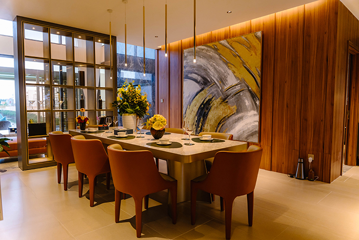 Cận cảnh biệt thự full nội thất xa xỉ Regal Victoria Elizabeth Edition -0