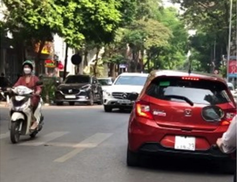 Hà Nội xử phạt nhiều phương tiện vi phạm giao thông từ thông tin trên mạng xã hội -0