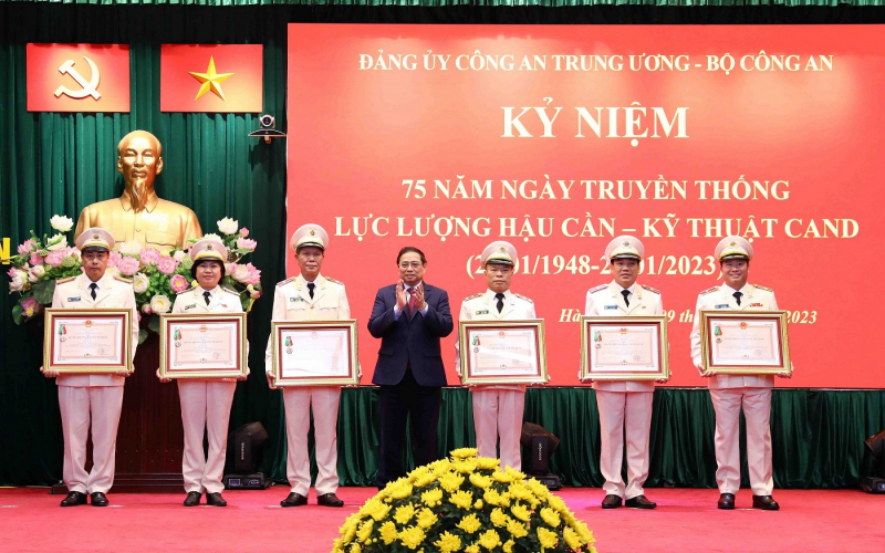 z4024447702299_0ea7934c16b43bfcb0480c0e64398b5d.jpg -0