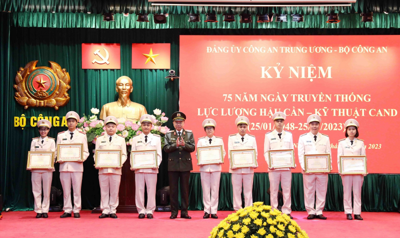 Kỷ niệm 75 năm lực lượng Hậu cần - Kỹ thuật CAND -0