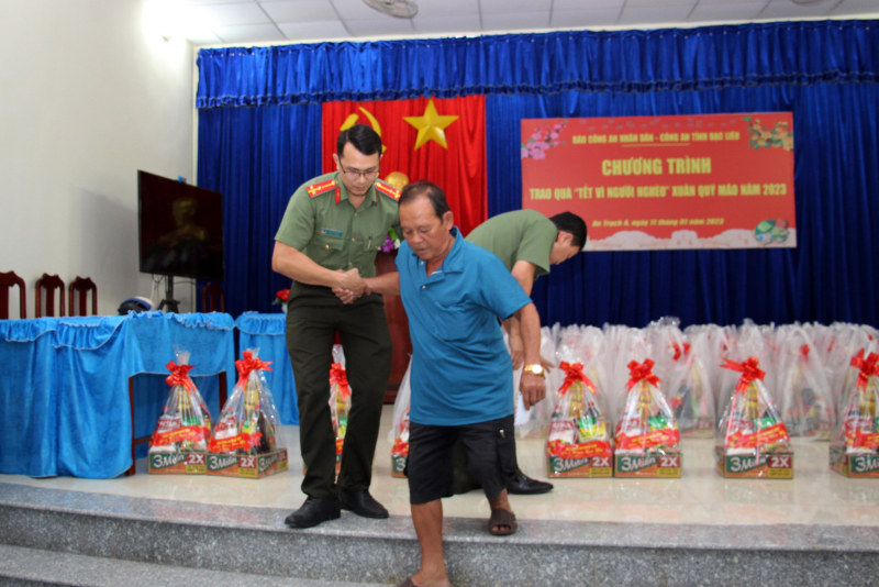 San sẻ khó khăn cùng bà con Sóc Trăng, Bạc Liêu những ngày giáp Tết -0