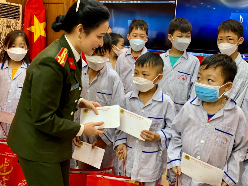 Trao yêu thương cho những bệnh nhi ung thư máu -0