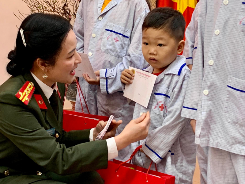 Trao yêu thương cho những bệnh nhi ung thư máu -0