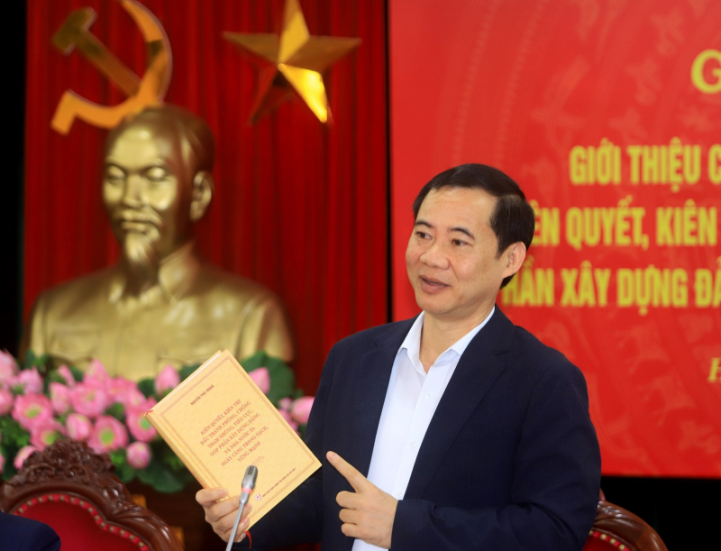 Xuất bản sách “Kiên quyết, kiên trì đấu tranh phòng, chống tham nhũng, tiêu cực, góp phần xây dựng Đảng và Nhà nước ta ngày càng trong sạch, vững mạnh” của Tổng Bí thư Nguyễn Phú Trọng -0