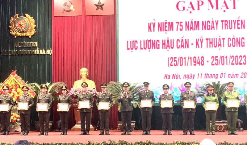Lực lượng Hậu cần - Kỹ thuật Công an Thủ đô gặp mặt kỷ niệm 75 năm Ngày truyền thống -0