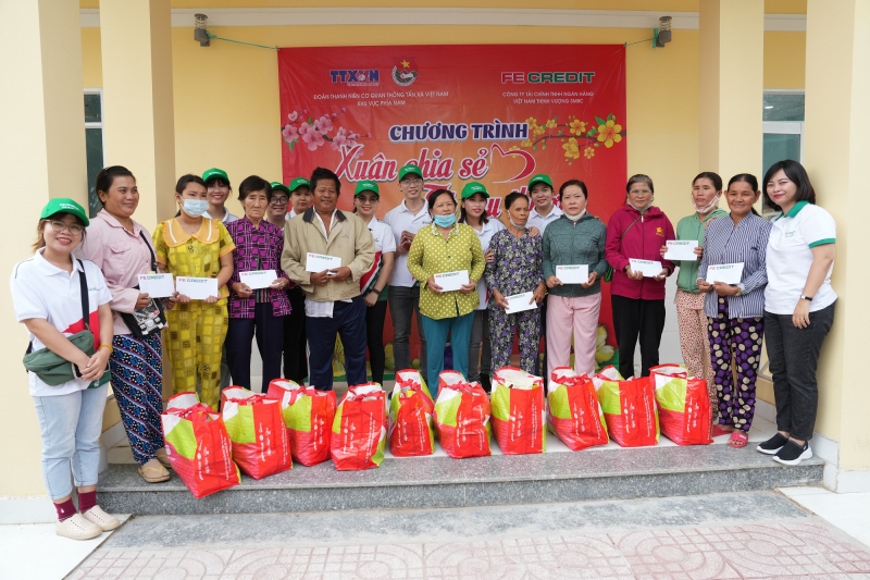 FE CREDIT mang “Xuân chia sẻ - Tết yêu thương” đến với bà con nghèo huyện Cần Giờ -0