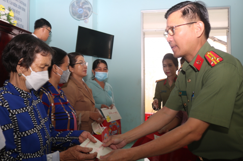 Nghĩa tình Tiền Giang -0