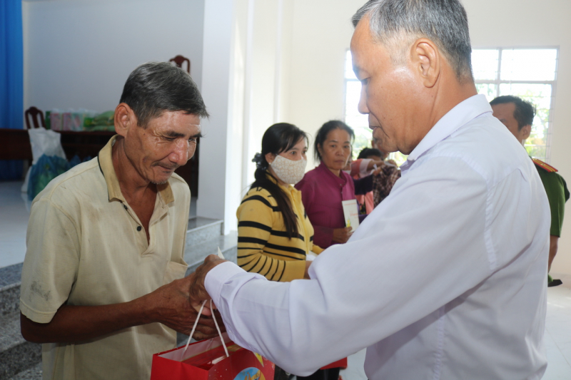 Nghĩa tình Tiền Giang -2