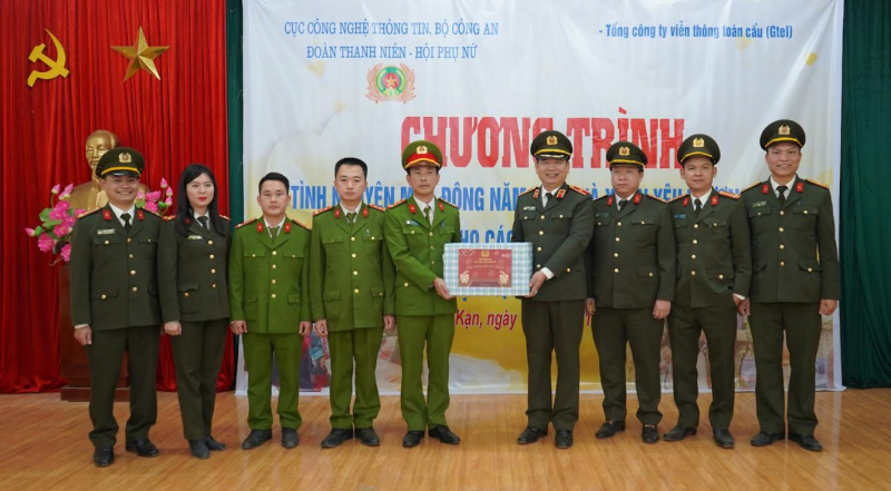 Cục Công nghệ thông tin đồng hành cùng vùng khó Nà Bản -0