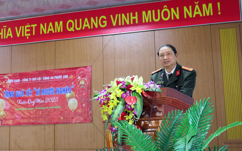 Mang quà Tết đến với hộ gia đình chính sách, người nghèo huyện miền núi Phước Sơn -0