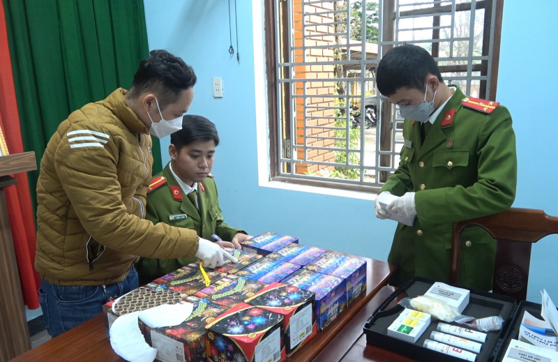 Công an Thừa Thiên-Huế xử lý nghiêm các vi phạm về pháo dịp giáp Tết -0