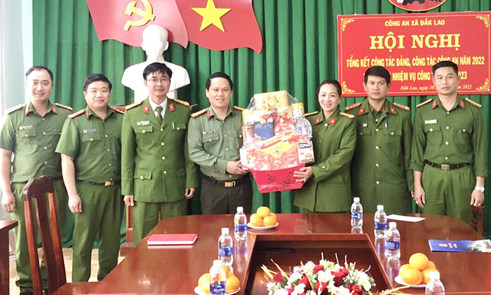 Nhiều hoạt động chăm lo Tết cho Nhân dân và cán bộ, chiến sĩ có hoàn cảnh khó khăn -0