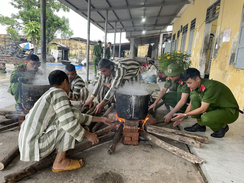 Tết ấm áp ở Trại tạm giam Công an tỉnh Quảng Nam -0