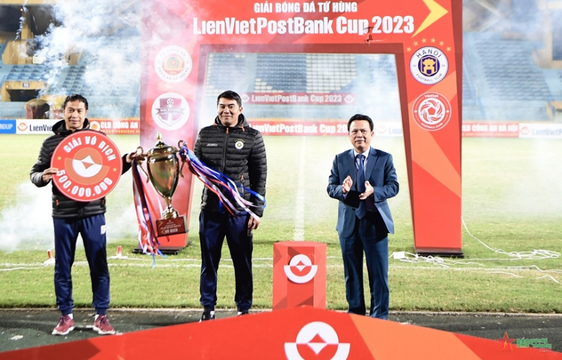 Câu lạc bộ Hà Nội vô địch Giải bóng đá Tứ hùng LienVietPostBank Cup 2023 -0
