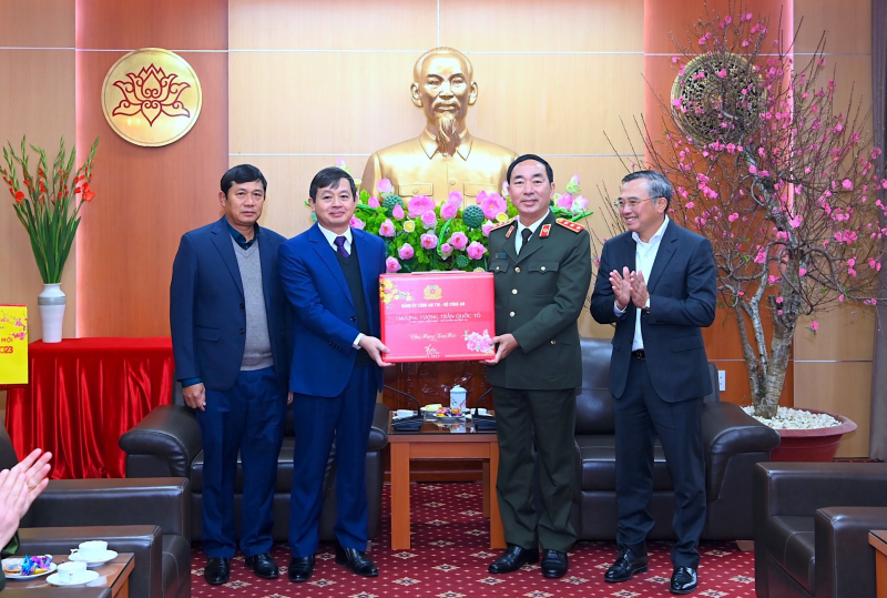 Bảo đảm người dân được đón Tết an lành, bình yên, 