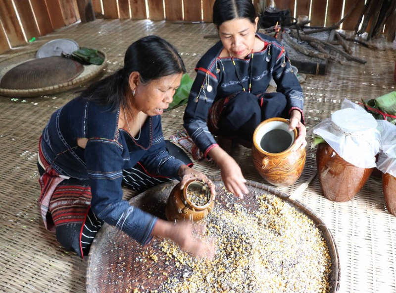TET - Special wine of Bahnar people in Vietnam’s Central Highlands -1