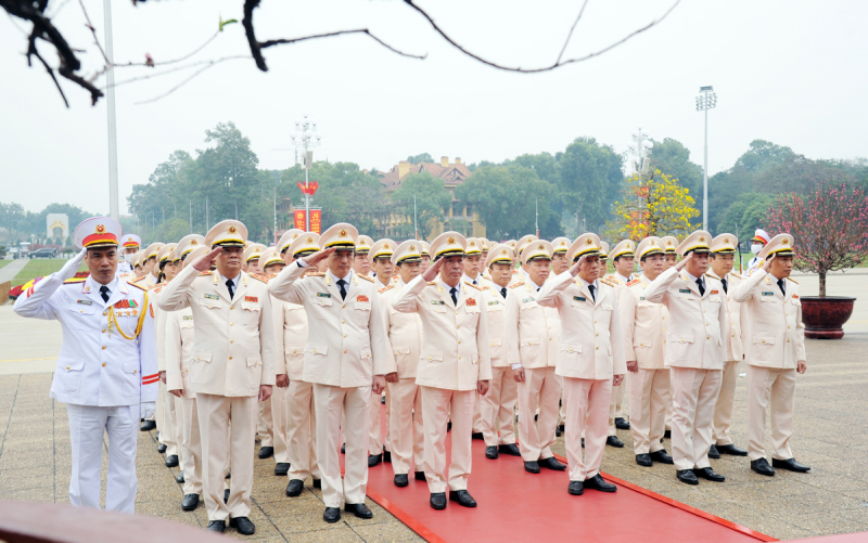 Đảng ủy Công an Trung ương, Bộ Công an vào Lăng viếng Chủ tịch Hồ Chí Minh -0