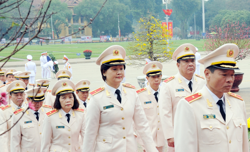 Đảng ủy Công an Trung ương, Bộ Công an vào Lăng viếng Chủ tịch Hồ Chí Minh -0