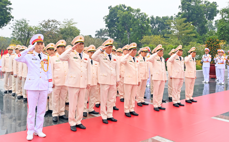 Đảng ủy Công an Trung ương, Bộ Công an vào Lăng viếng Chủ tịch Hồ Chí Minh -0