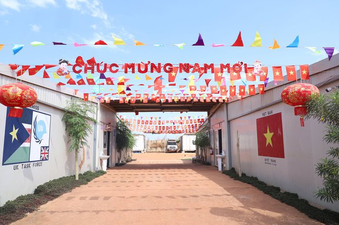Chiến sĩ mũ nồi xanh đón Tết cổ truyền ở Nam Sudan -0