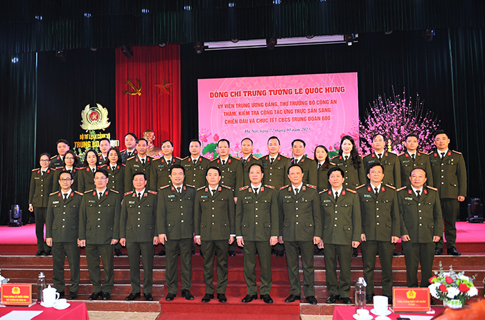 Thứ trưởng Lê Quốc Hùng kiểm tra công tác ứng trực, chúc Tết một số đơn vị thuộc Bộ Công an -0
