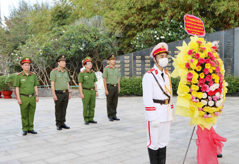 Chủ nhiệm Ủy ban Quốc phòng và An ninh của Quốc hội chúc Tết tại Bạc Liêu -0