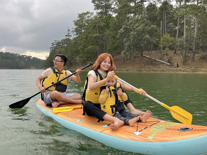 Du khách ùn ùn đổ lên Đà Lạt chơi Tết -0