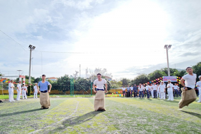 Vui Xuân vẫn thực hiện nhiệm vụ sẵn sàng chiến đấu bảo vệ chủ quyền vùng biển của Tổ quốc -1
