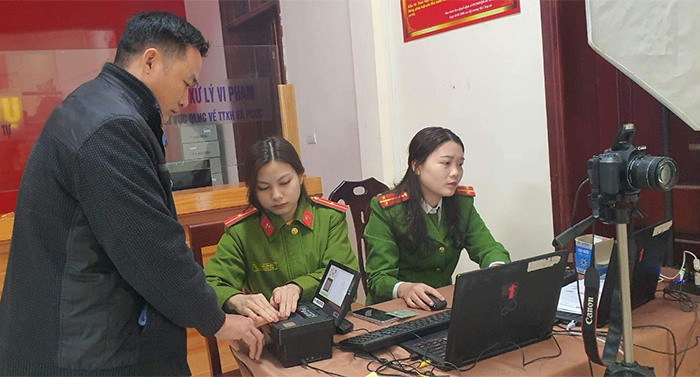 Công an Nghệ An cấp CCCD và tài khoản định danh điện tử trong dịp Tết Nguyên đán Quý Mão 2023 -0